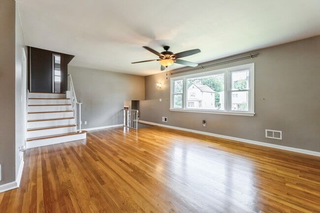 Bergenfield NJ Split Level Spacious Single Family home