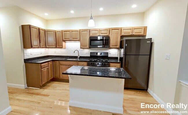 Building Photo - 24 Phillips St Unit 6