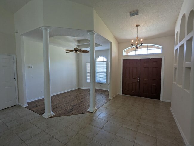 Photo - 411 SW Vista Lake Dr
