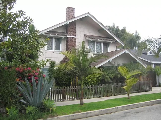 1423 Cabrillo Ave Unidad C