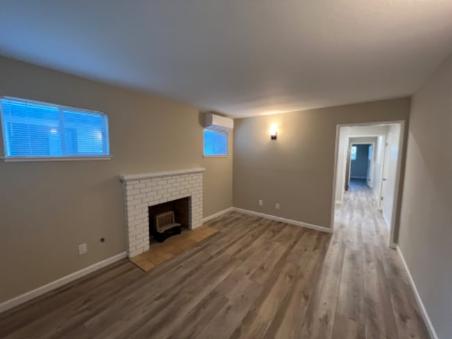 Photo - 1373 Columbia St