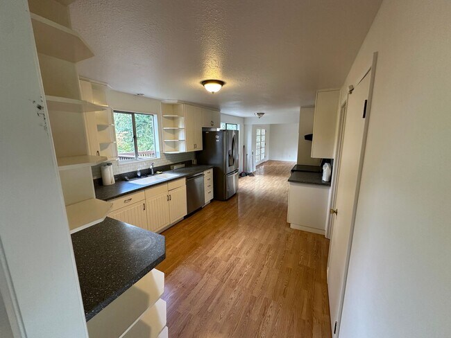 Photo - Large Updated House in Shoreline with Moth...