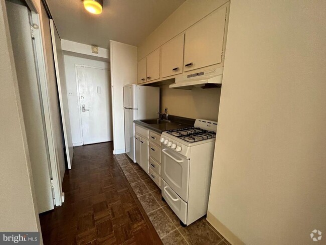 Building Photo - 604-36 S Washington Square Unit 1813 Rental