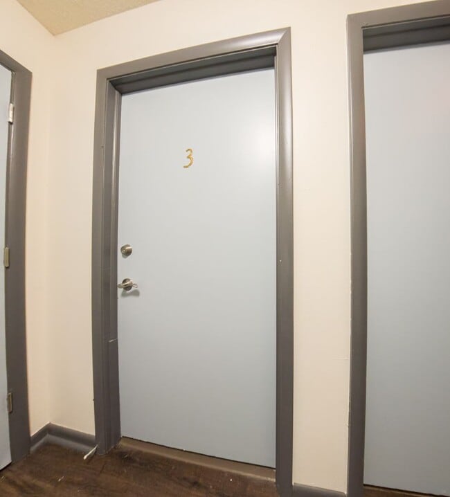 Building Photo - 104 2nd St NW Unit 3