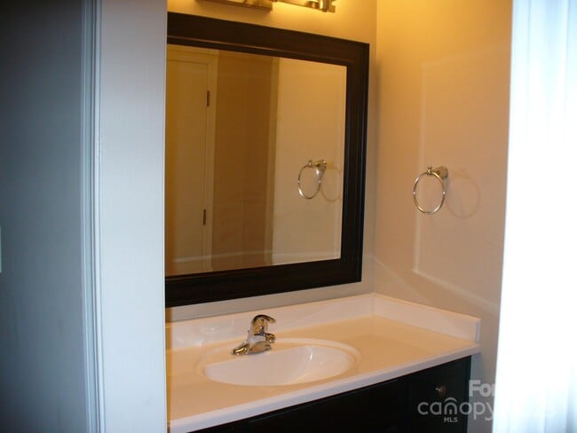 Photo - 241 Country Club Dr NE