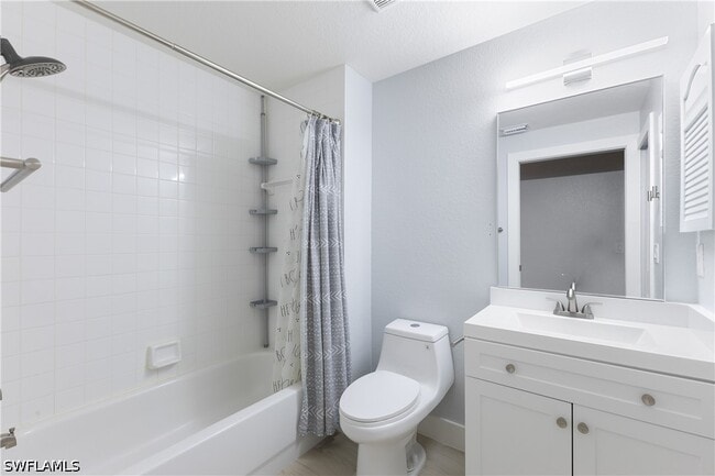 Building Photo - 4670 St Croix Ln Unit 626