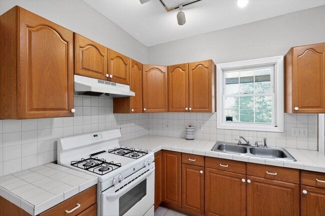 Photo - 1719 Madison Ave