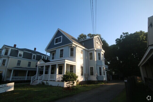 Building Photo - 123 Elm St Unit 2 Rental