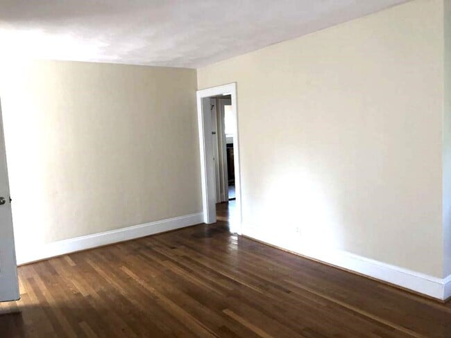 Photo - UPSTAIRS DUPLEX
