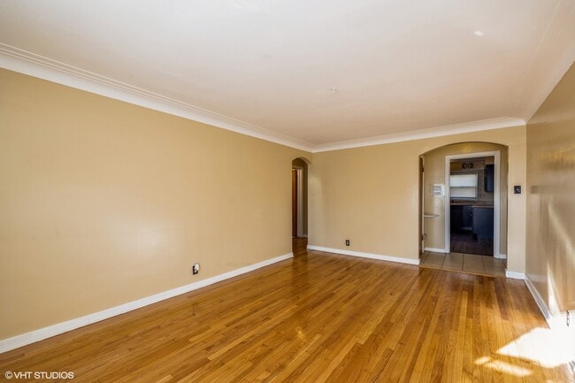 Photo - 1906 W 80th St Unit 1W