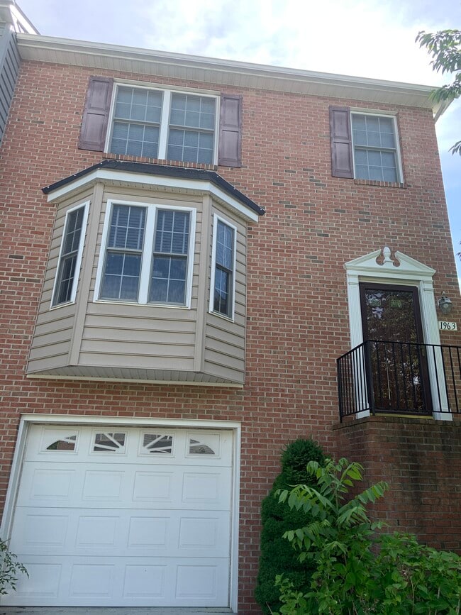 Photo - 1963 Cidermill Ln Townhome