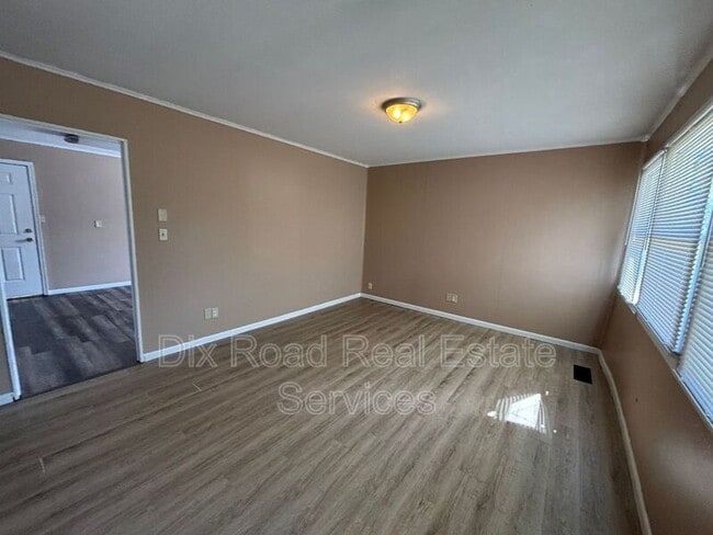 Photo - 1422 Honeybee Dr