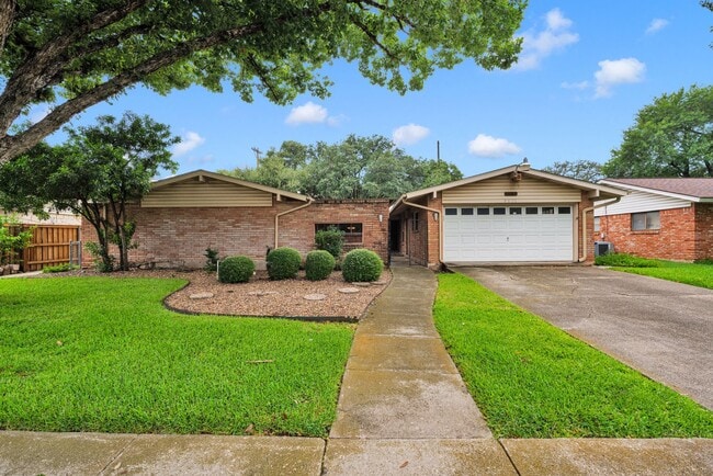 Building Photo - Charming 3-Bedroom Home in Prime Location!