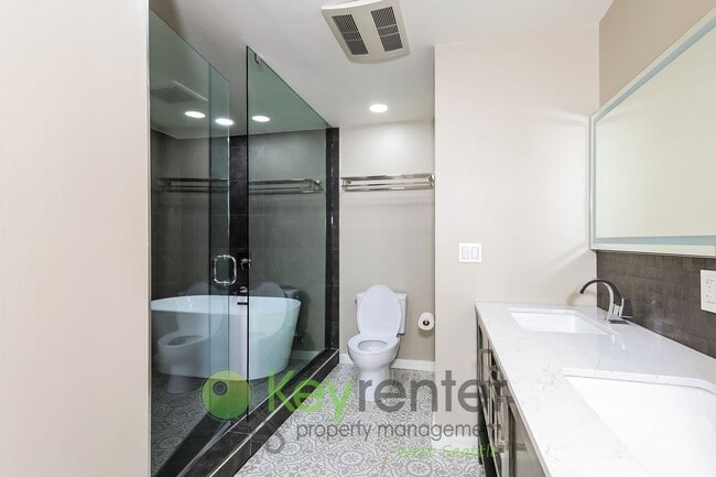 Photo - Remodeled Home with Zen Room, Soaking Tubs & Gas Fireplace