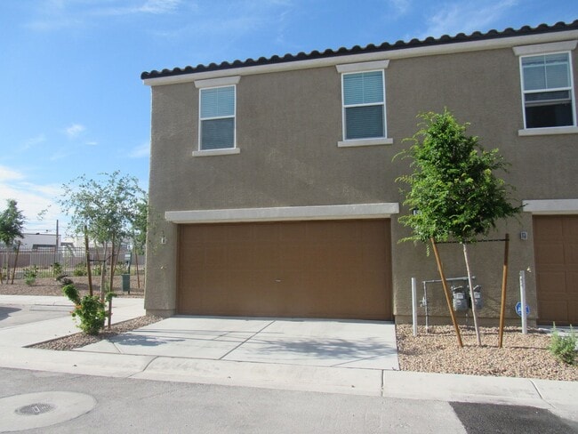 Photo - 3 Bedroom Townhome located near Nellis Base!