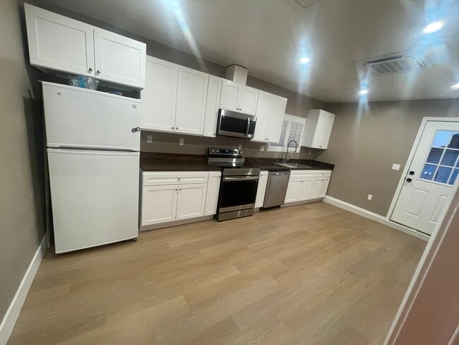 Building Photo - 7571 Frazer Dr Rental
