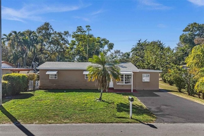 Building Photo - 4214 SW 49th Ct