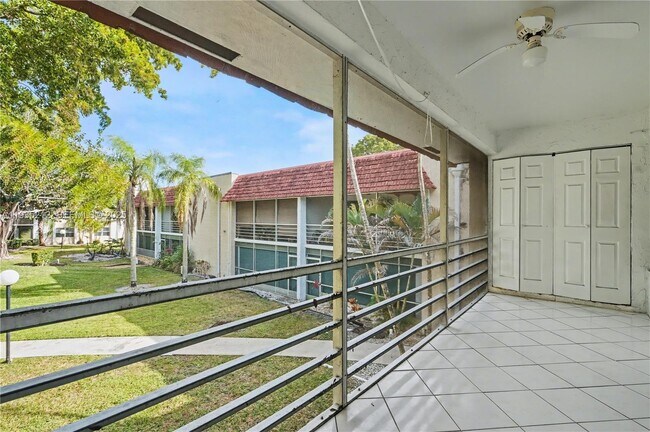 Photo - 3501 Inverrary Dr Unit 204