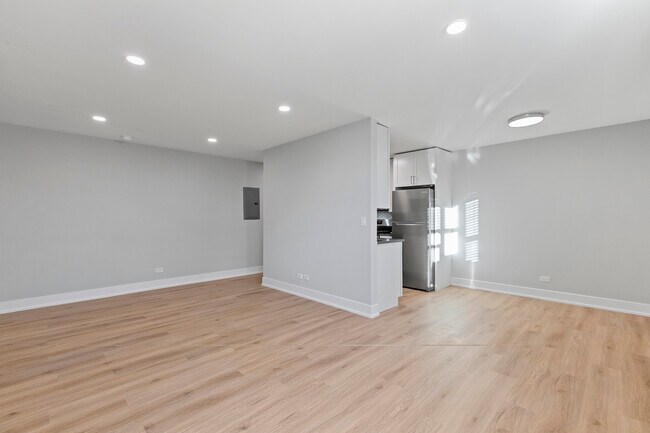 Photo - 525 W Aldine Ave Unit #308