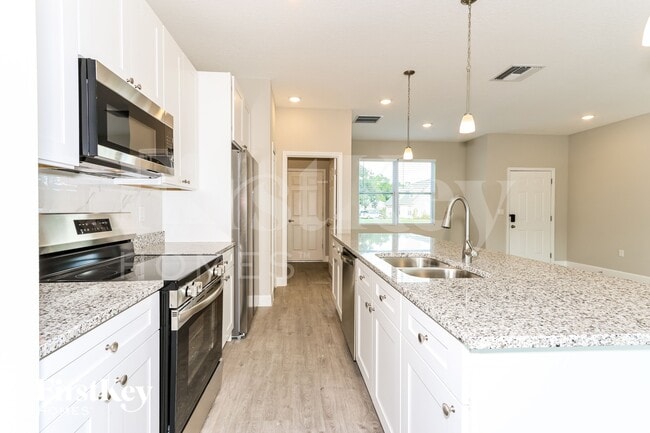 Photo - 874 Brookfield St SE