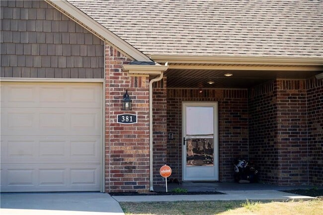 Photo - 381 Holly St
