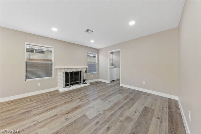 7627 Kalmalii Ave
