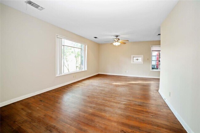 Photo - 2905 Robinson Ave Unidad A