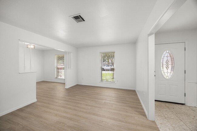 Photo - 1030 Lehman St