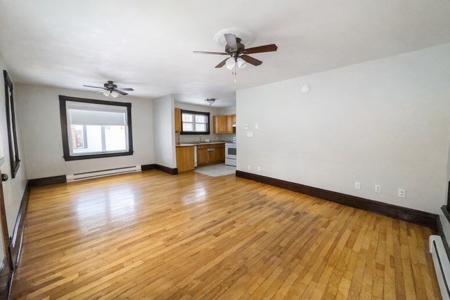 Building Photo - Apartement fo Rent Unit 1