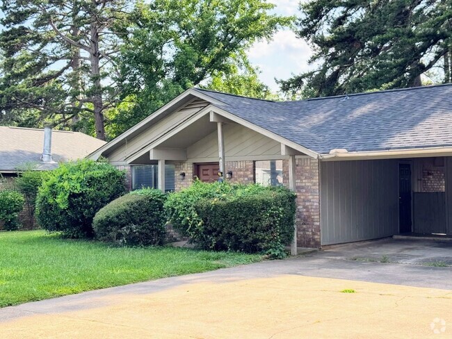 Building Photo - 6207-6207 Sandlin Ave Unit 6205 Rental