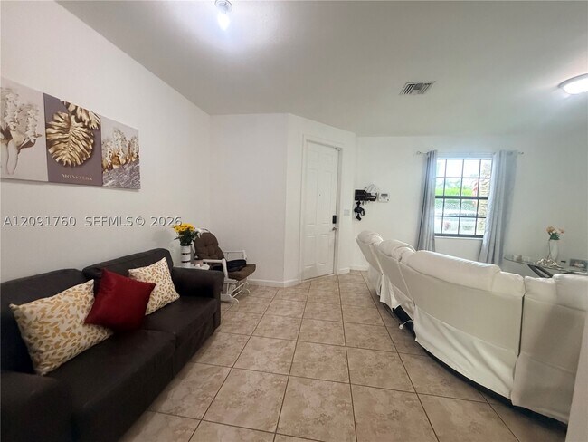 648 SE 32nd Ave