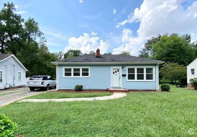 Building Photo - Charming 2BD/1BA Ranch in Bradley Hills! Rental