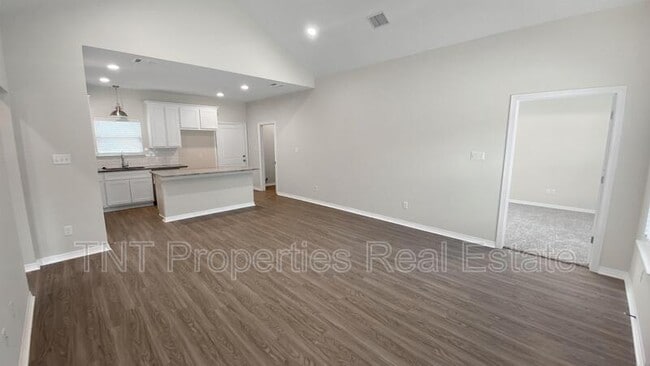 Photo - 503 N Logan Ave