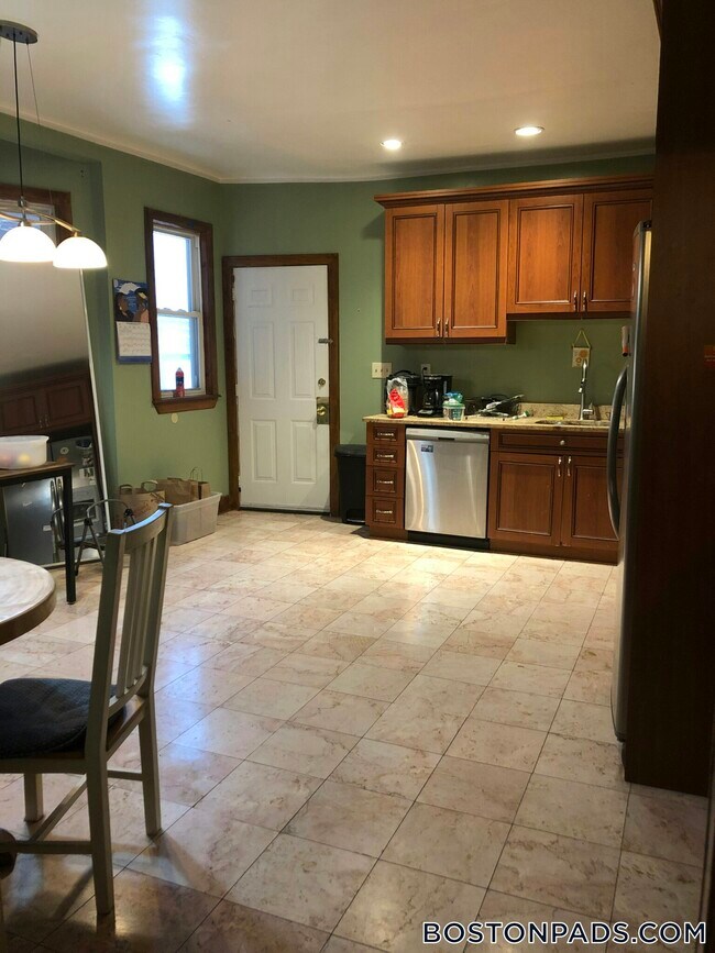 Photo - 314 Centre St Unit 2