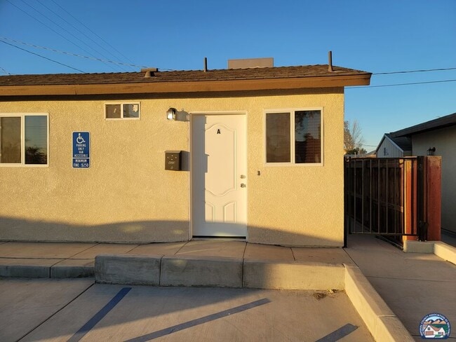 Building Photo - 423 S Imperial Ave Rental