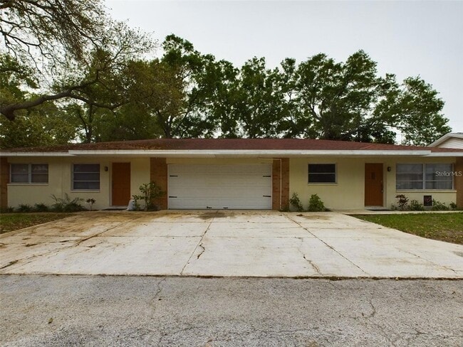 Building Photo - 10568 Dixon Dr Rental