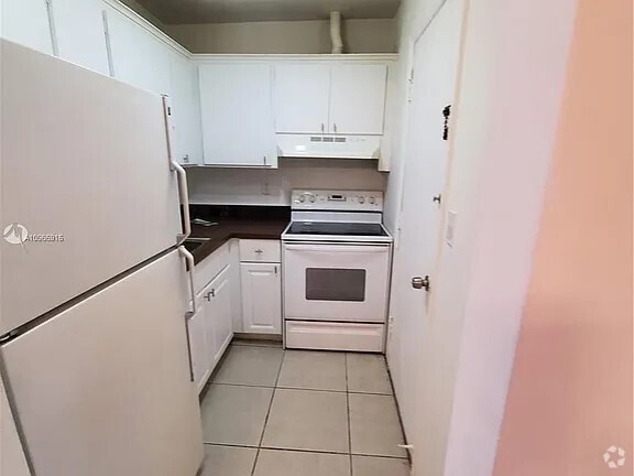 Building Photo - 3550 NW 8th Ave Rental