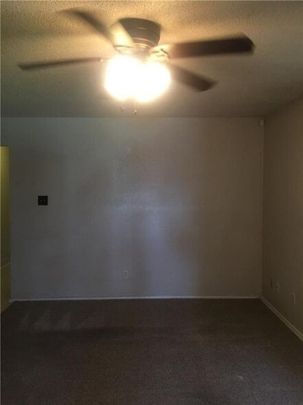 Photo - 4704 Sandage Ave