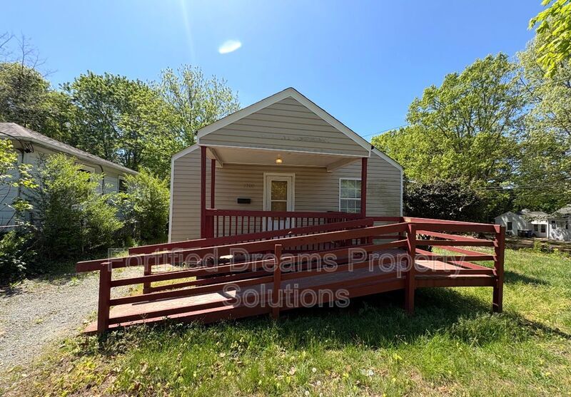 Photo - 1000 E Brookline St