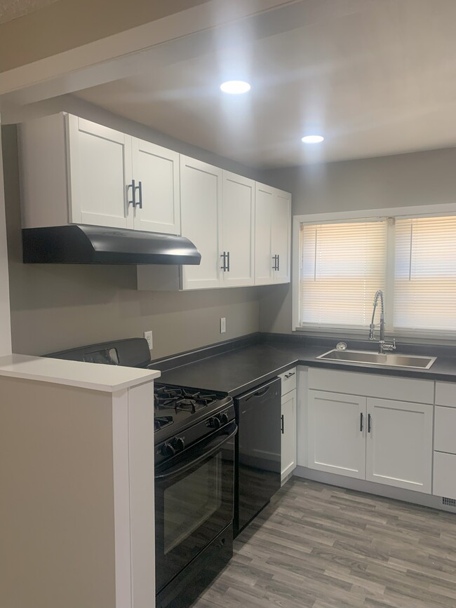 Photo - 1154 S Arthur St