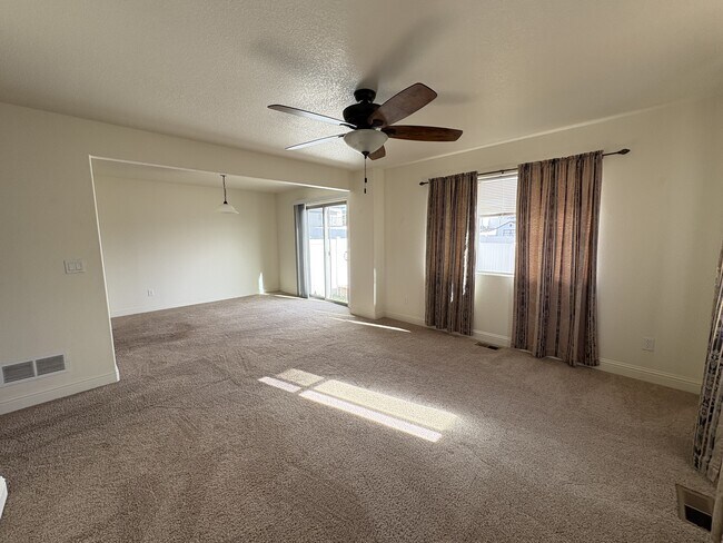 Photo - 3917 Gunsmoke Rd