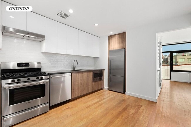 Photo - 247 N 7th St