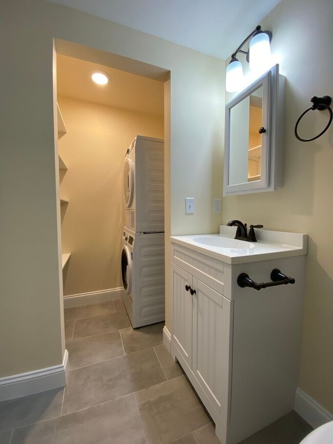 Photo - 158 North St Unit APT C