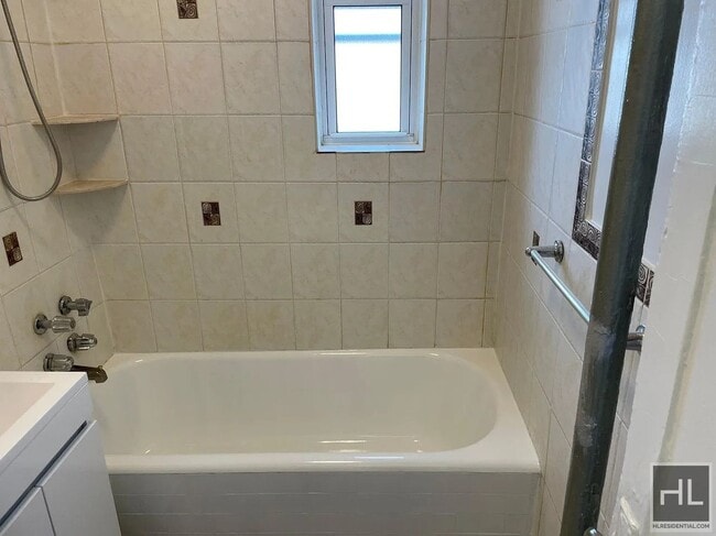 Photo - EAST 15 STREET Unidad 3C