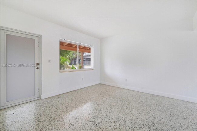 Photo - 1202 NW 34th St Unit 1200