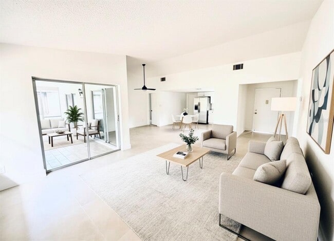 Photo - 10616 Leafy Way