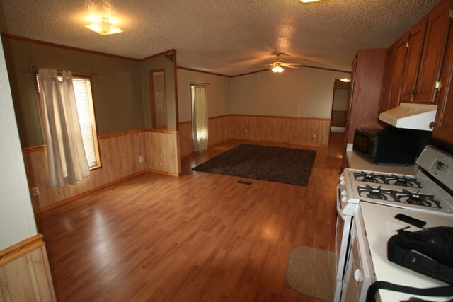 Photo - 3 Bed 2 Bath Modular Home in Babcock Vista!