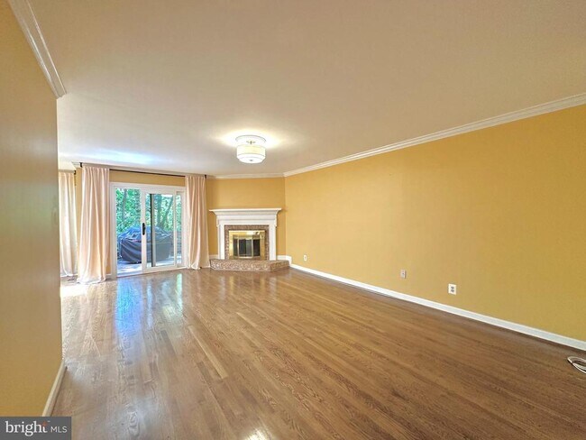 Photo - 6353 Brampton Ct Townhome