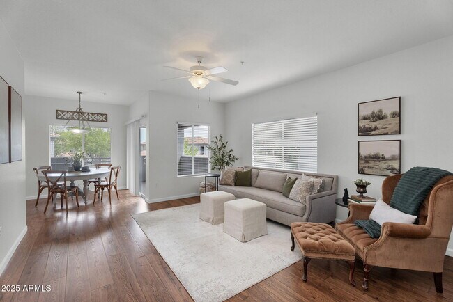 Photo - 7401 W Arrowhead Clubhouse Dr Unidad 2079