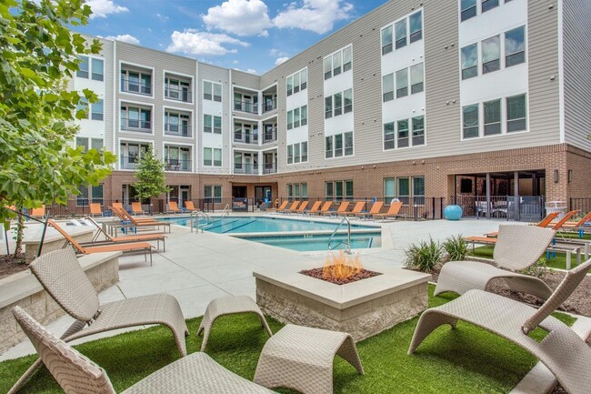 Photo - 910 Quest Pkwy Unidad A2